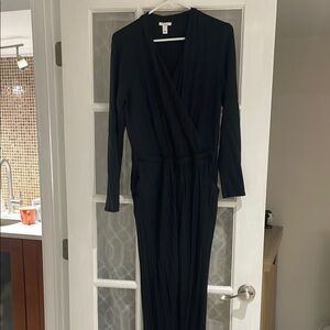 Black Long Sleeve Jumpsuit. Great loungewear option. Super comfy.